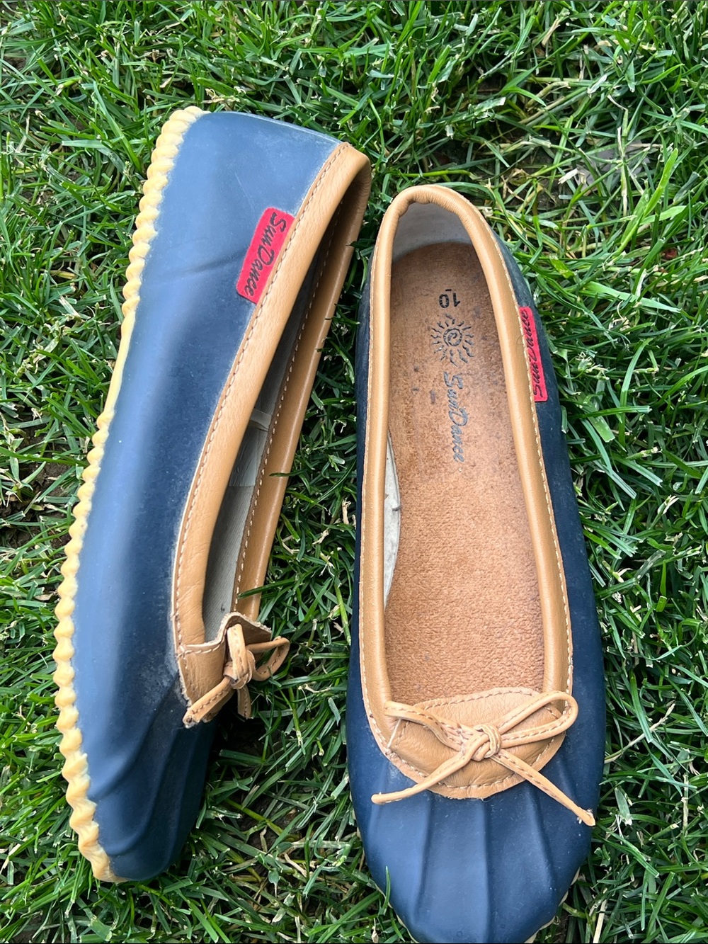 Sundance Navy and Tan -Duck Skimmers, Rain Shoes, Size 10 - Picture 6 of 7